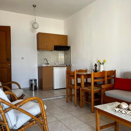 Michael Apartments Agia Marina Dış mekan fotoğraf