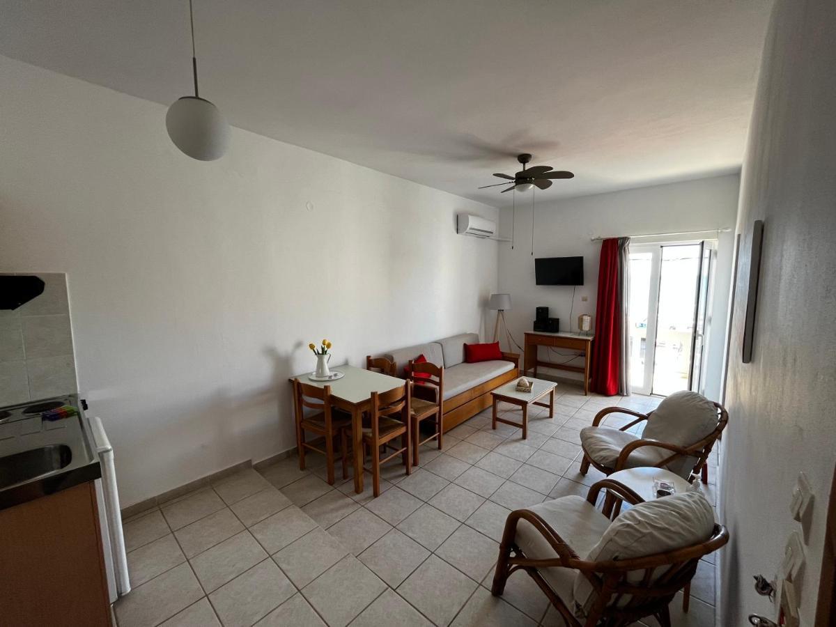 Michael Apartments Agia Marina Dış mekan fotoğraf